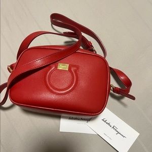 Salvatore Ferragamo City Camera Bag - Red